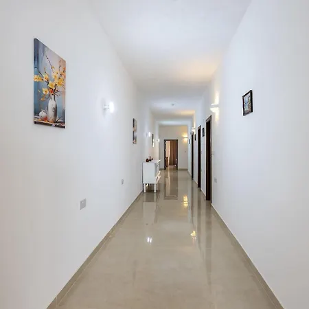 3bdr Flat With Views - No Lift Apartment Ghajnsielem