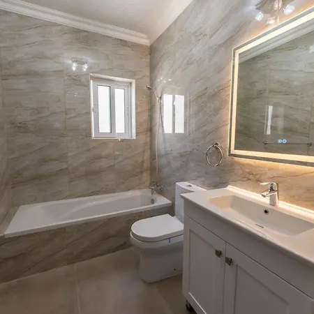 3bdr Flat With Views - No Lift Ghajnsielem